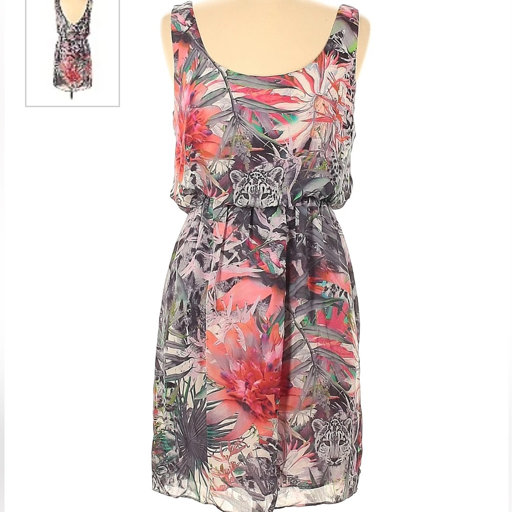 Stunning NWOT Mini Safari Design Dress in Medium